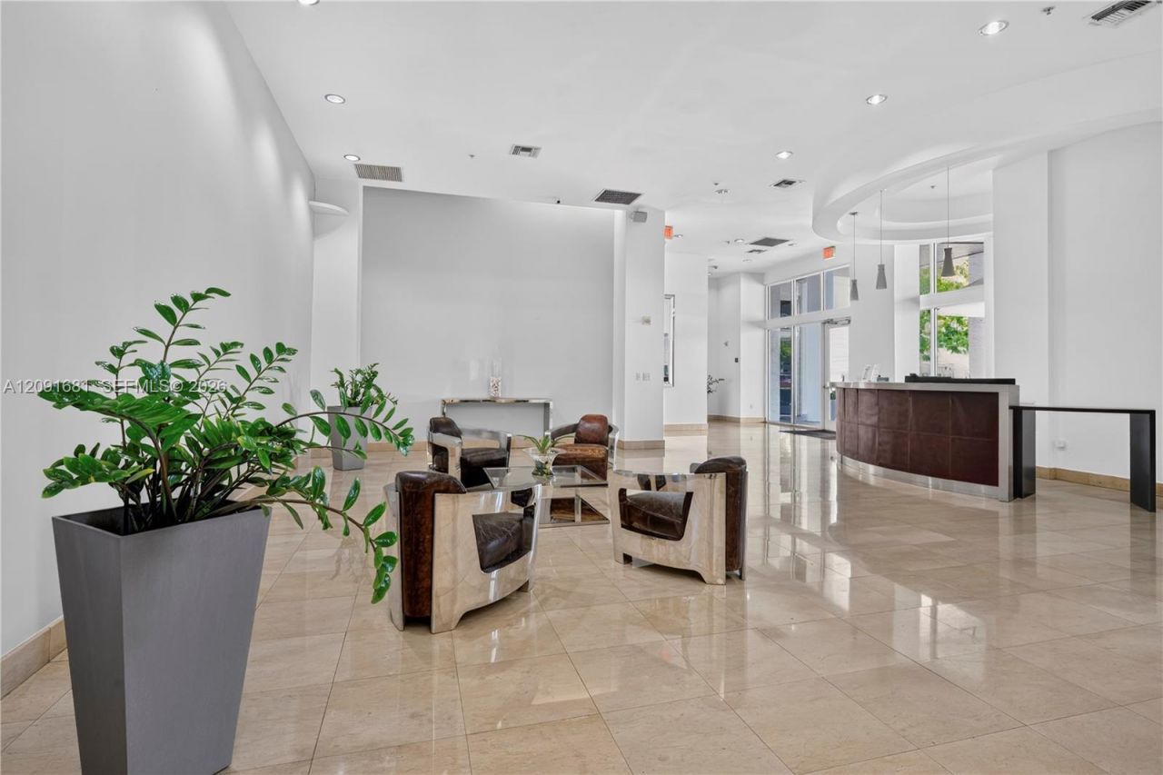 1 Glen Royal Pkwy, Unit 903, Miami, FL 33125 Photo