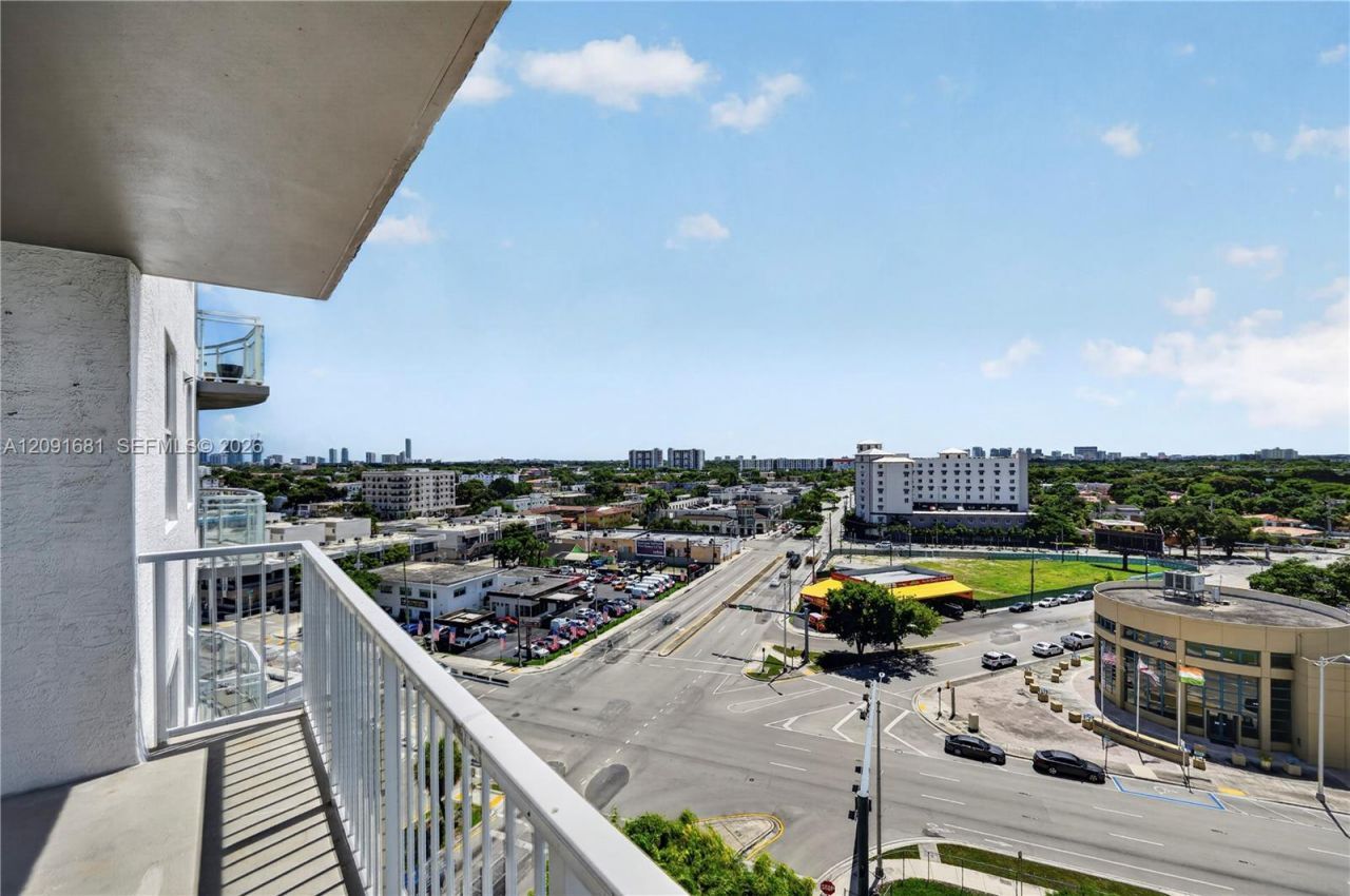 1 Glen Royal Pkwy, Unit 903, Miami, FL 33125 Photo