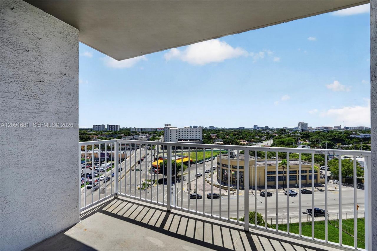 1 Glen Royal Pkwy, Unit 903, Miami, FL 33125 Photo