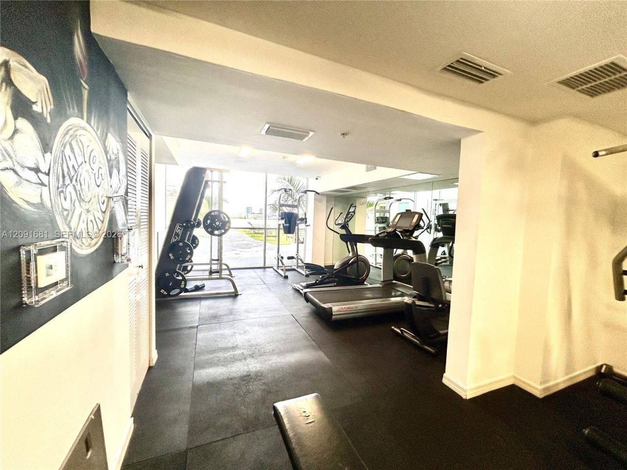1 Glen Royal Pkwy, Unit 903, Miami, FL 33125 Photo