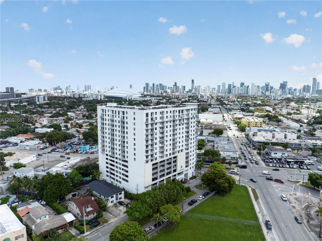 1 Glen Royal Pkwy, Unit 903, Miami, FL 33125 Photo