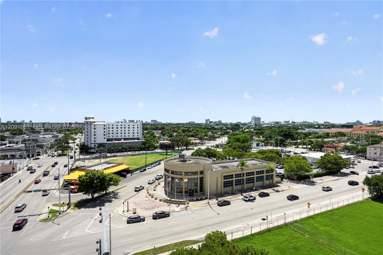 1 Glen Royal Pkwy, Unit 903, Miami, FL 33125 Photo