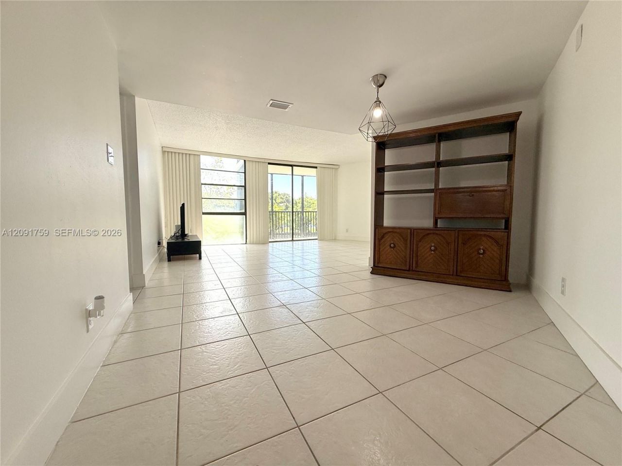 3475 N Country Club Dr, Unit 308, Aventura, FL 33180 Photo