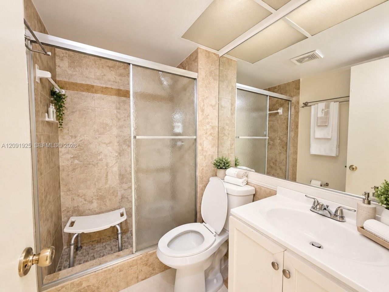 300 Berkley Rd, Unit 203, Hollywood, FL 33024 Photo