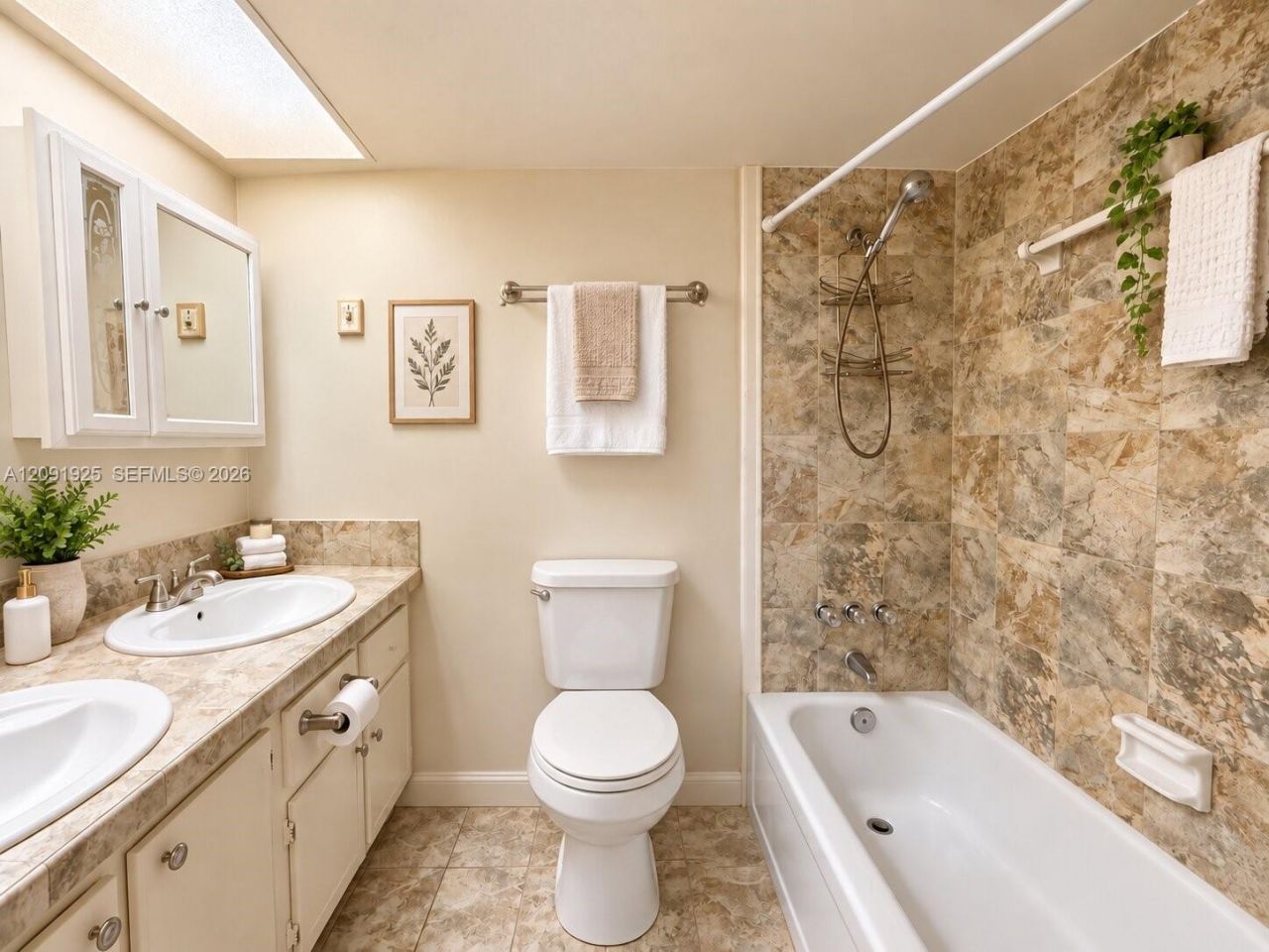 300 Berkley Rd, Unit 203, Hollywood, FL 33024 Photo