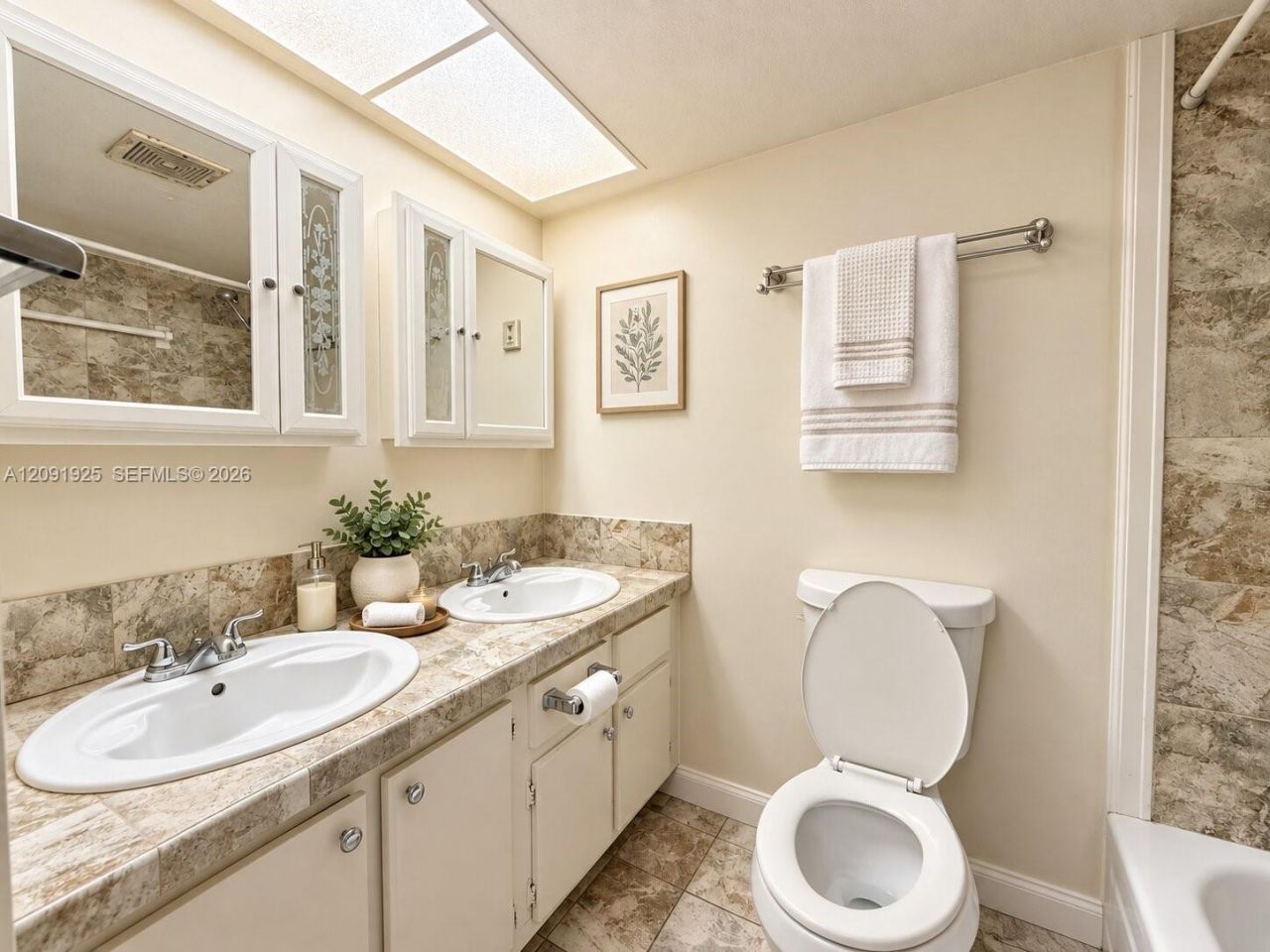 300 Berkley Rd, Unit 203, Hollywood, FL 33024 Photo