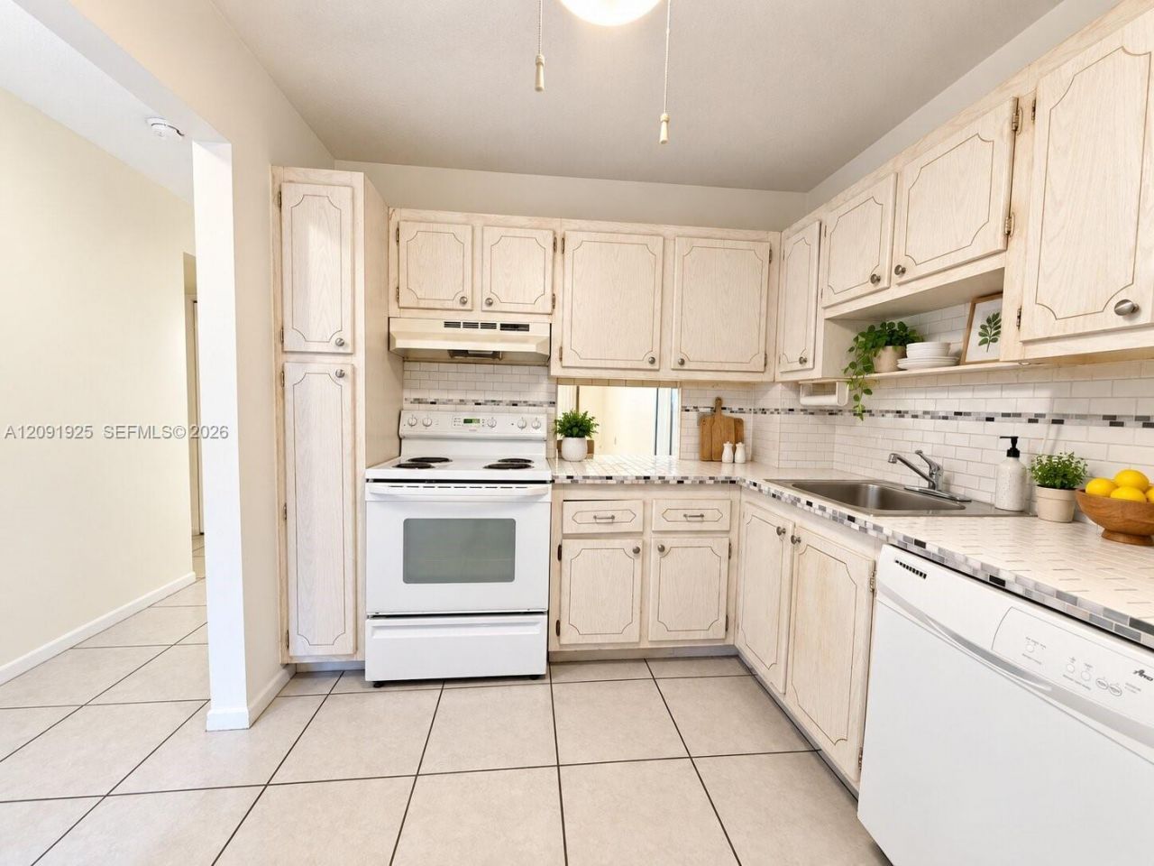 300 Berkley Rd, Unit 203, Hollywood, FL 33024 Photo