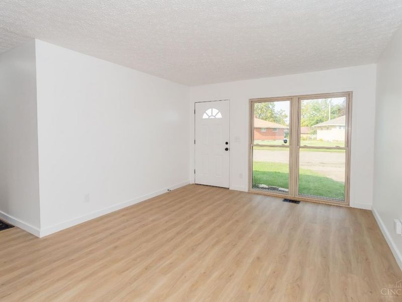 3972 Kenwood Dr, Hamilton, OH 45015 Photo 4