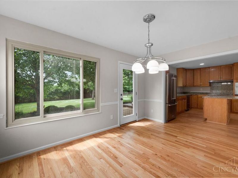 8092 Thistlewood Drive, West Chester, OH 45069 Photo 11