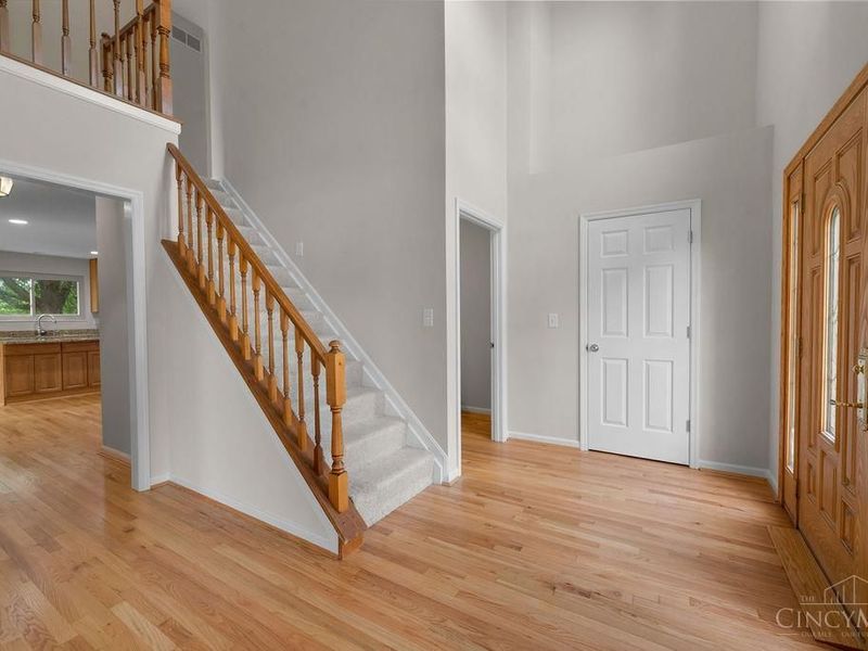 8092 Thistlewood Drive, West Chester, OH 45069 Photo 3