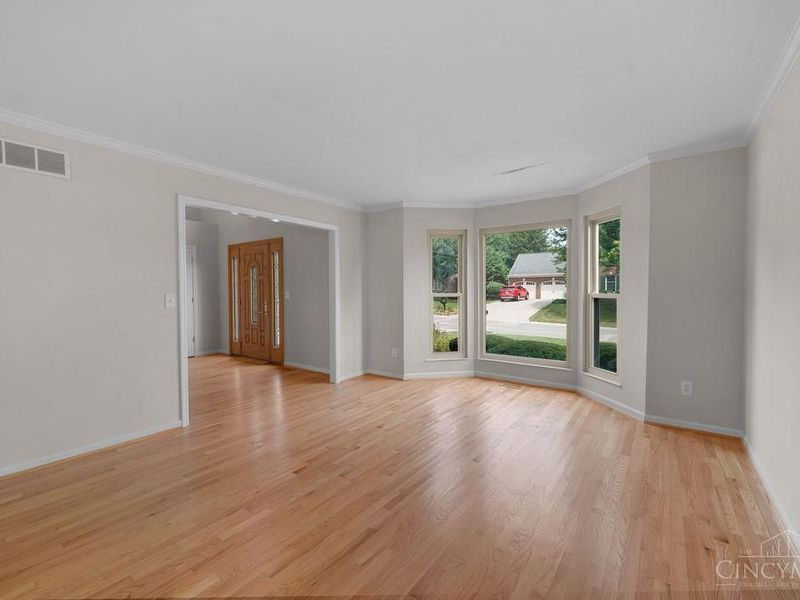 8092 Thistlewood Drive, West Chester, OH 45069 Photo 4