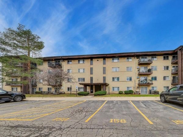 445 S Cleveland Avenue, Unit 302, Arlington Heights, IL 60005