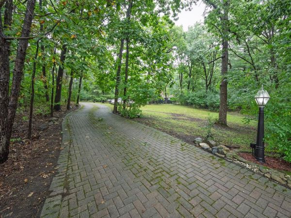 15W450 89th Street, Burr Ridge, IL 60527