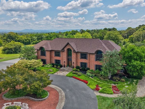 1329 W Hunt Rd , Maryville, TN 37801