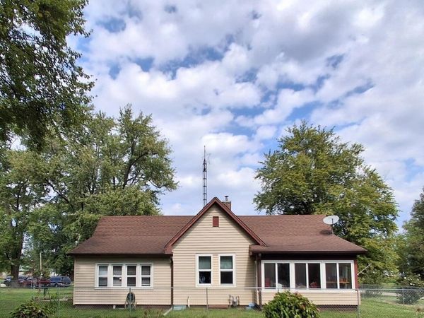 210 S Callahan Street, Lyons, IN 47443