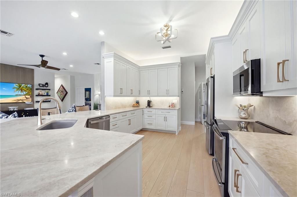 11569 Longshore Way E, Naples, FL 34119 Photo