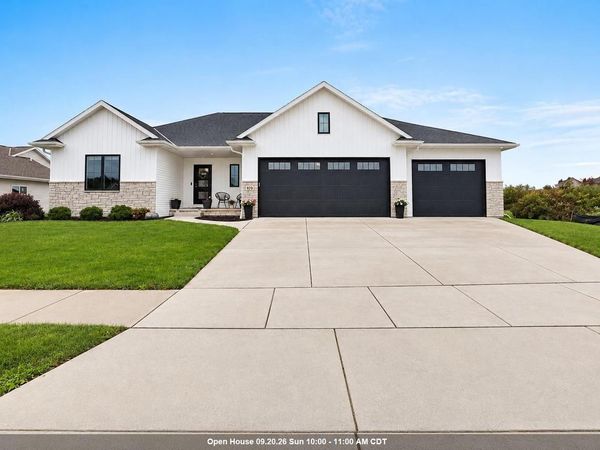 928 MENDOTA DRIVE, Green Bay, WI 54311