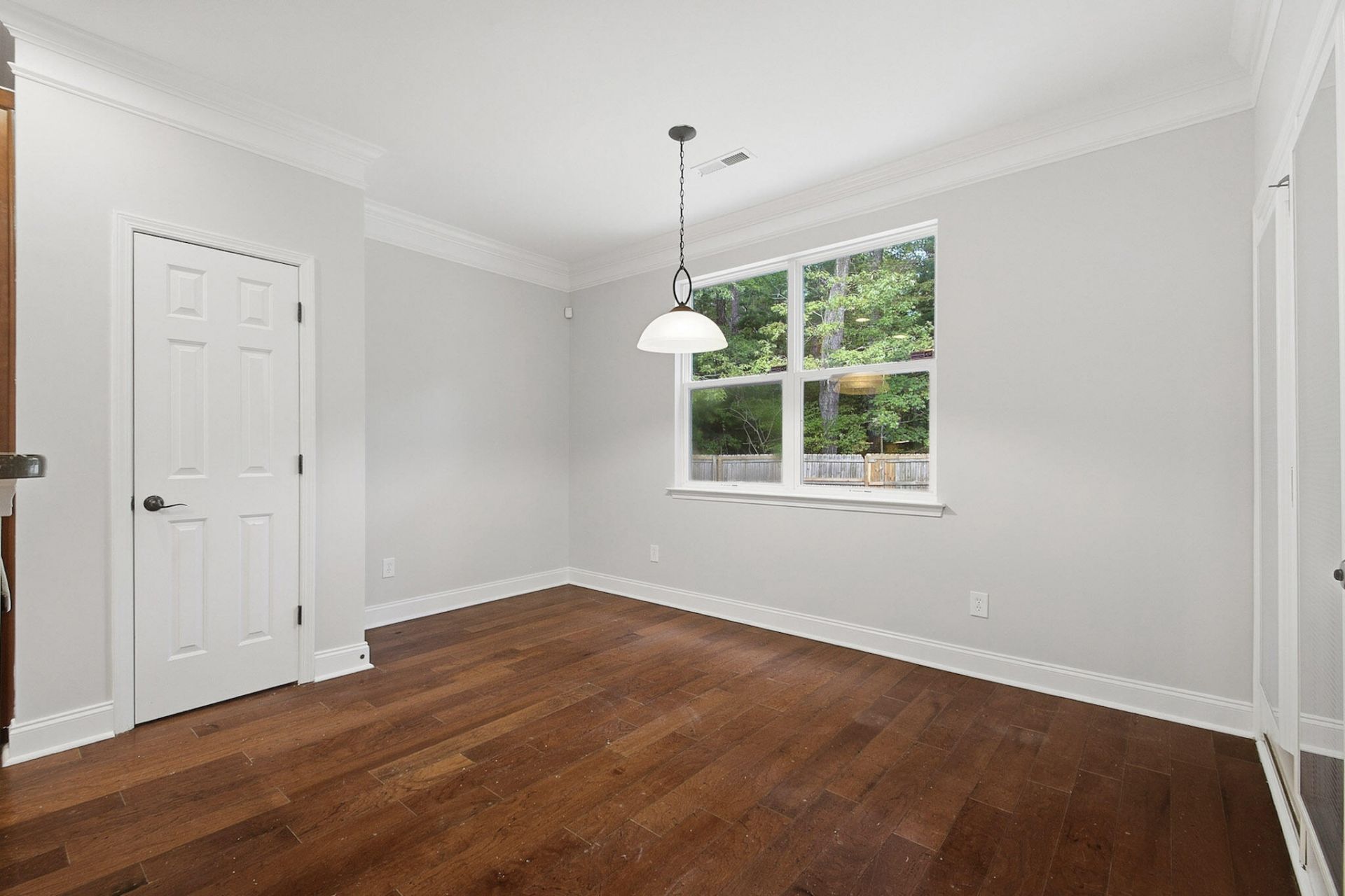 654 Grassy Hill Road Photo 6