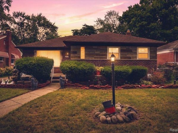 21900 Sussex Street , Oak Park, Mi 48237