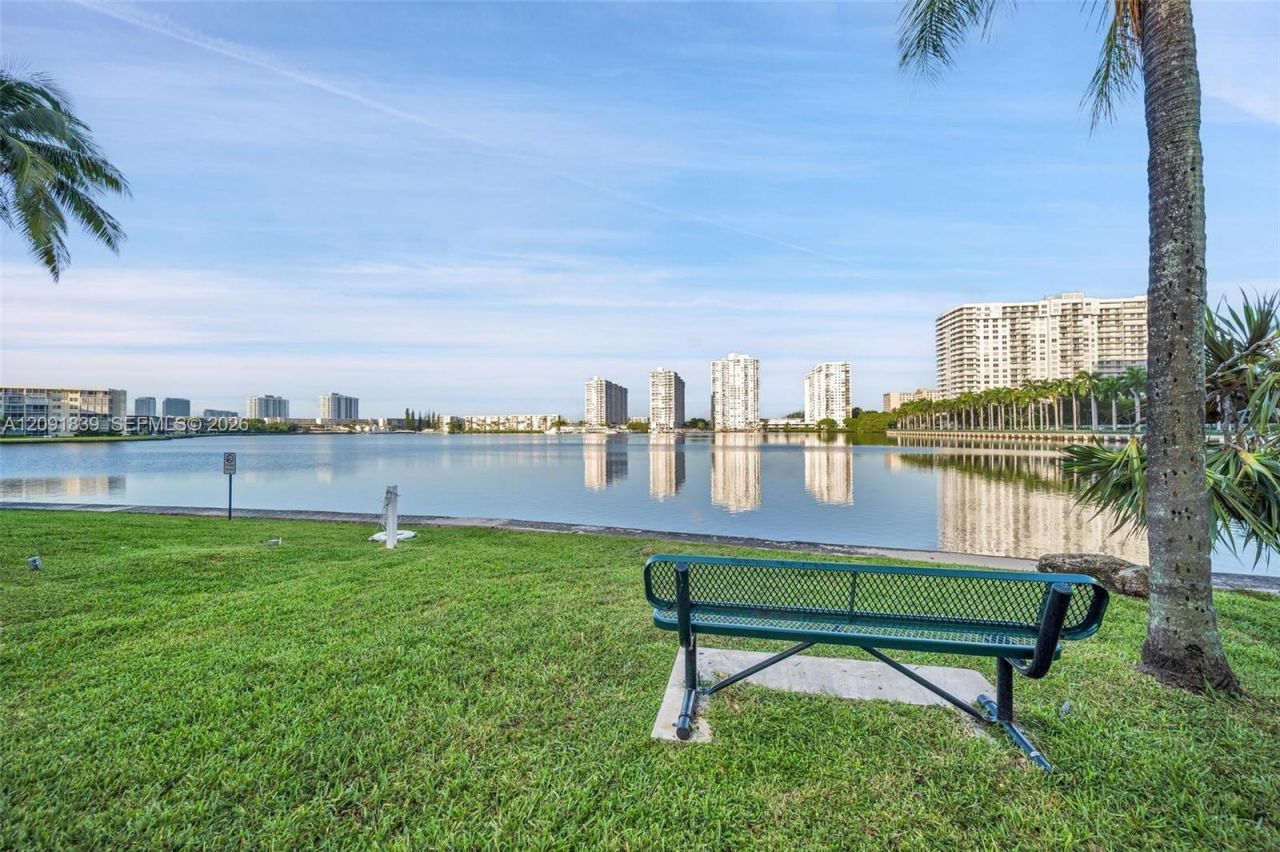 18151 NE 31st Ct, Unit 2008, Aventura, FL 33160 Photo