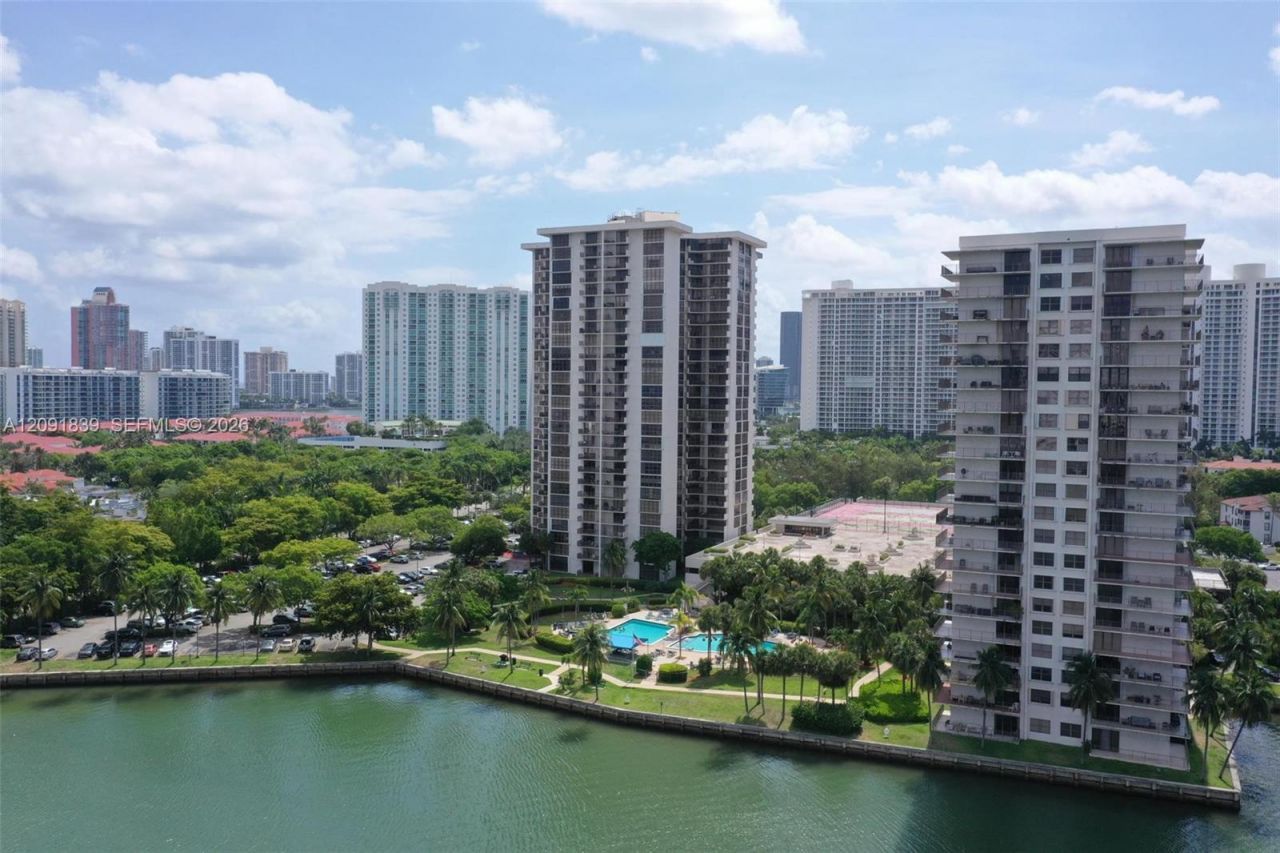 18151 NE 31st Ct, Unit 2008, Aventura, FL 33160 Photo