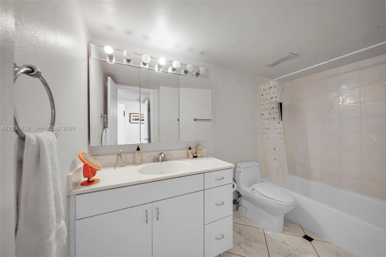18151 NE 31st Ct, Unit 2008, Aventura, FL 33160 Photo