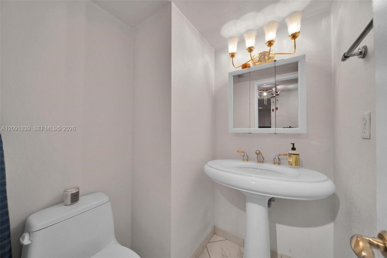 18151 NE 31st Ct, Unit 2008, Aventura, FL 33160 Photo