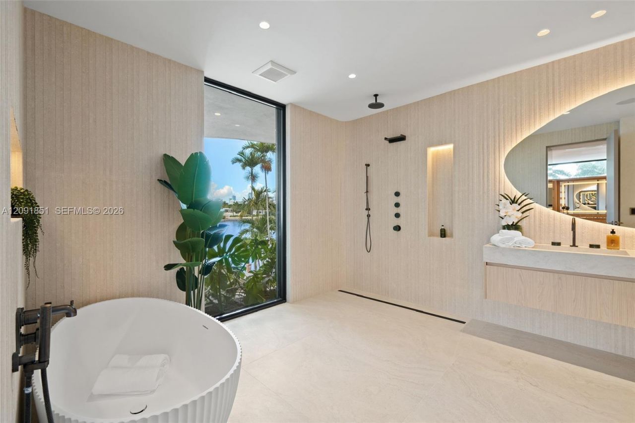 80 S Hibiscus Dr , Miami Beach, FL 33139 Photo