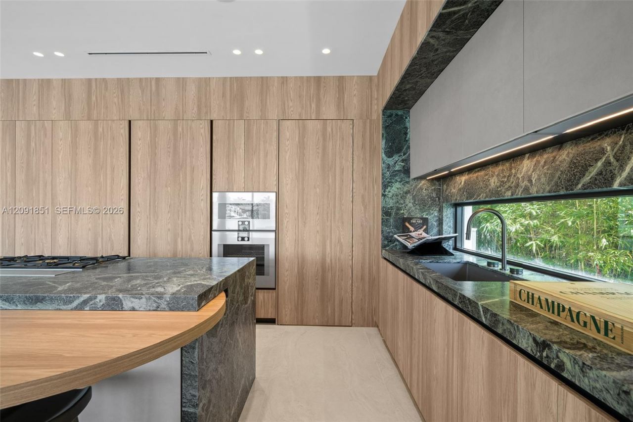 80 S Hibiscus Dr , Miami Beach, FL 33139 Photo