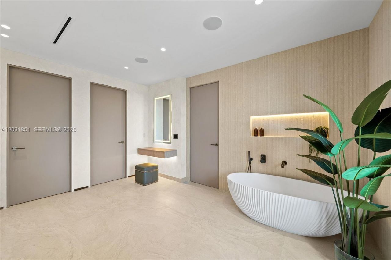 80 S Hibiscus Dr , Miami Beach, FL 33139 Photo