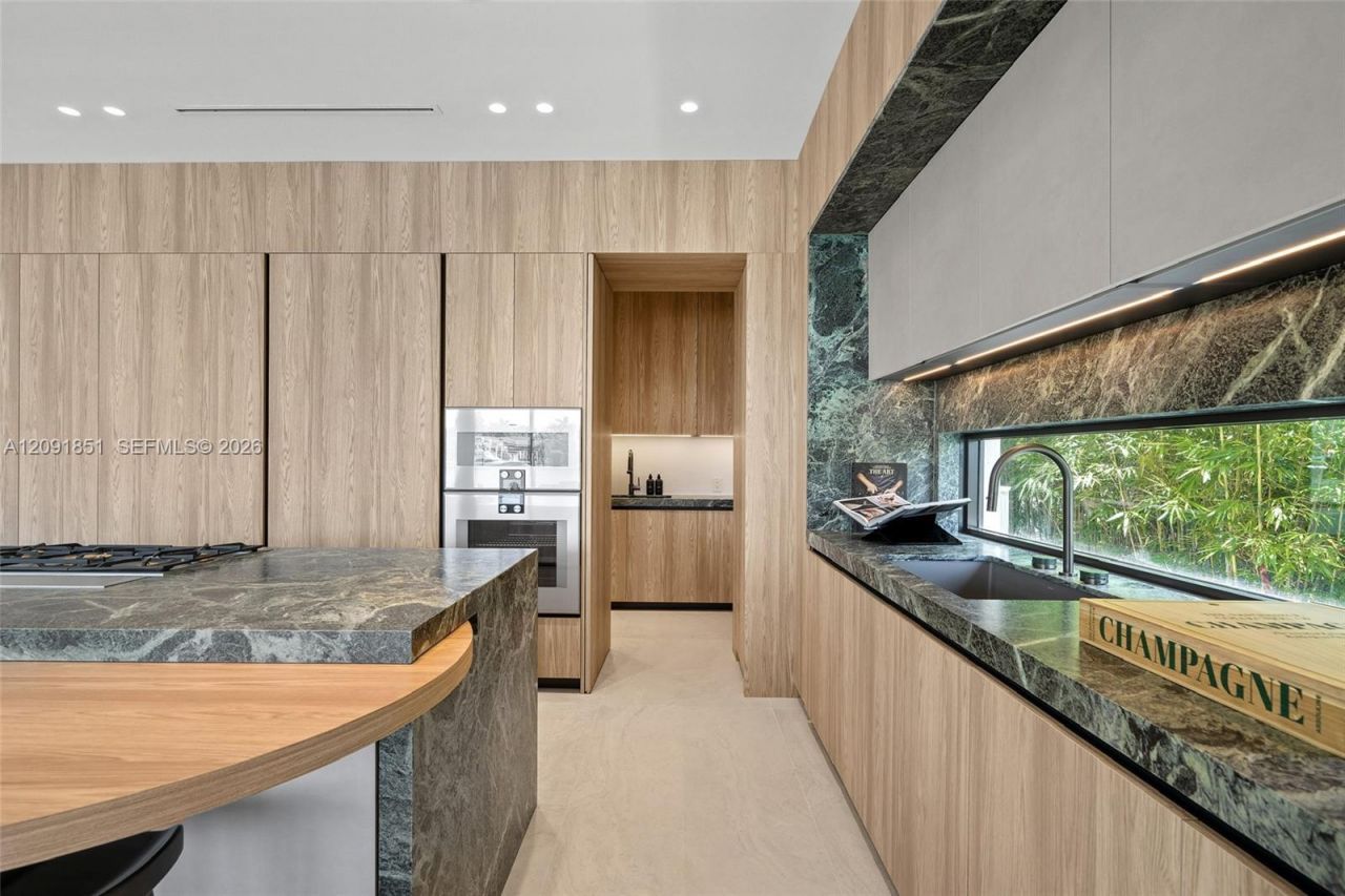 80 S Hibiscus Dr , Miami Beach, FL 33139 Photo