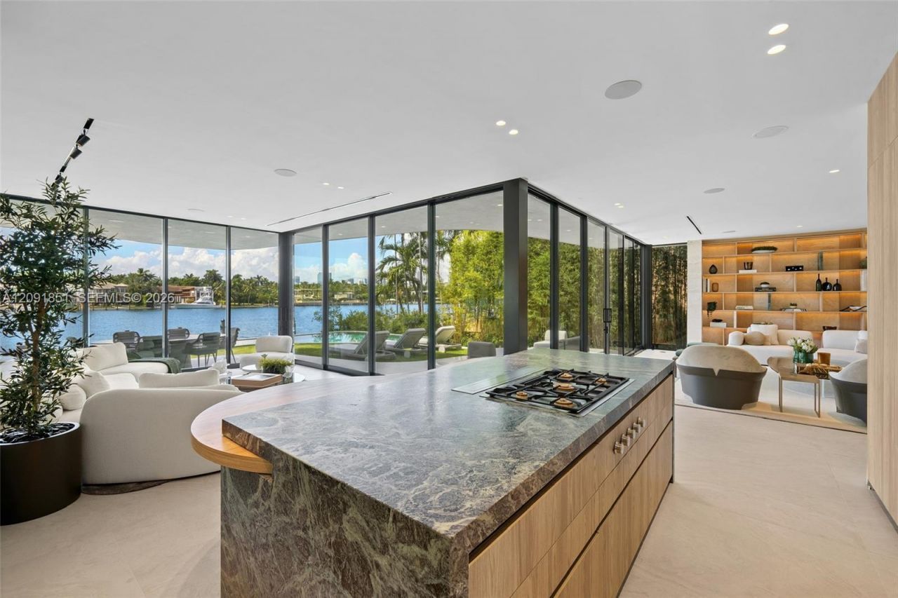 80 S Hibiscus Dr , Miami Beach, FL 33139 Photo
