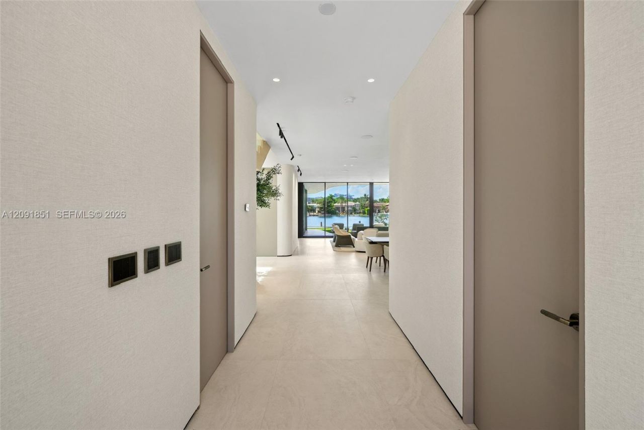 80 S Hibiscus Dr , Miami Beach, FL 33139 Photo