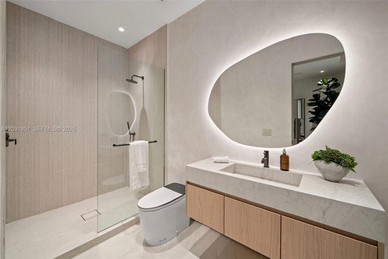 80 S Hibiscus Dr , Miami Beach, FL 33139 Photo
