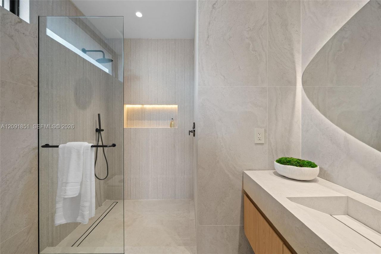 80 S Hibiscus Dr , Miami Beach, FL 33139 Photo