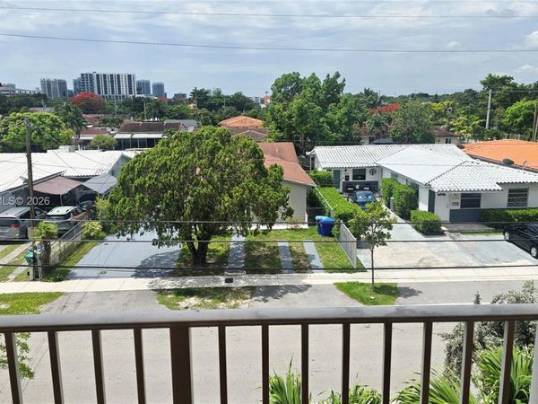2441 SW 31st Ave, Unit 207, Miami, FL 33145