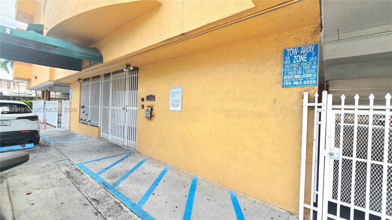 2441 SW 31st Ave, Unit 207, Miami, FL 33145 Photo