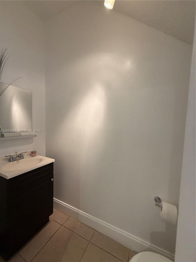 18322 NW 68th Ave , Unit B, Hialeah, FL 33015 Photo