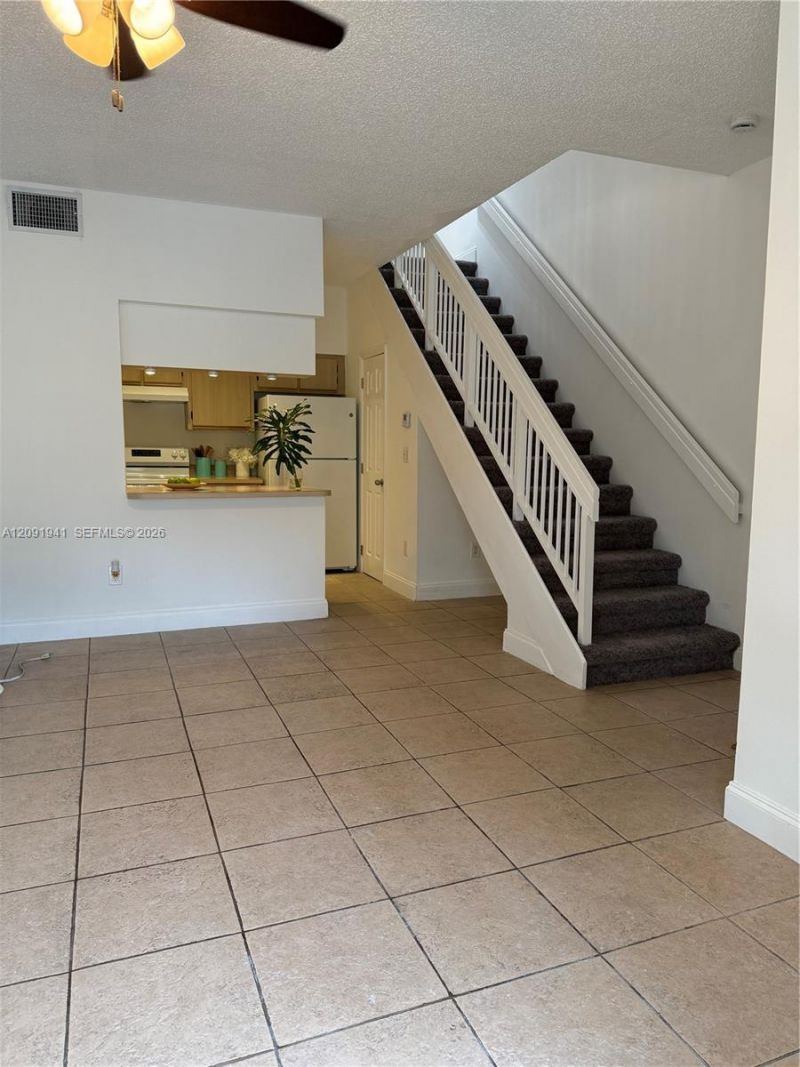18322 NW 68th Ave , Unit B, Hialeah, FL 33015 Photo