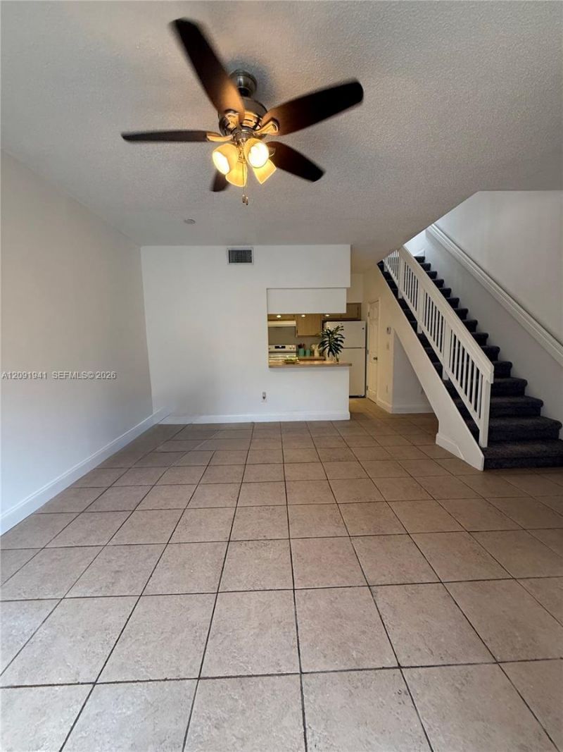18322 NW 68th Ave , Unit B, Hialeah, FL 33015 Photo