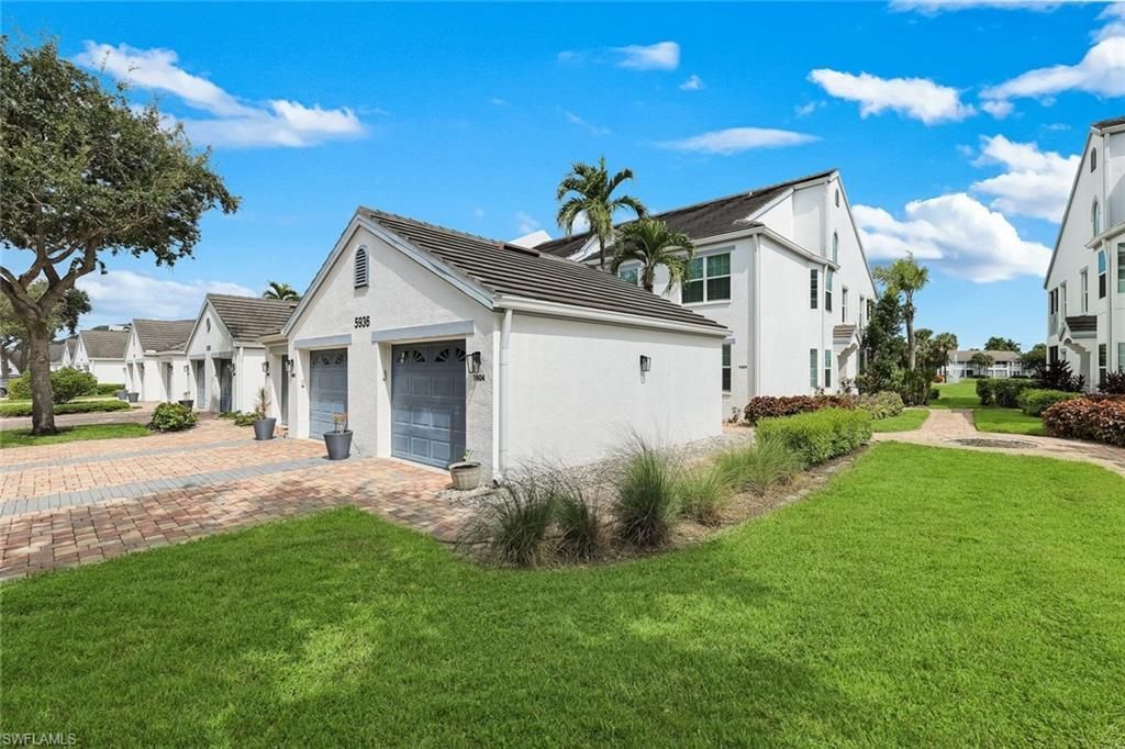 5936 Sand Wedge Ln, Unit 1604, Naples, FL 34110 Photo