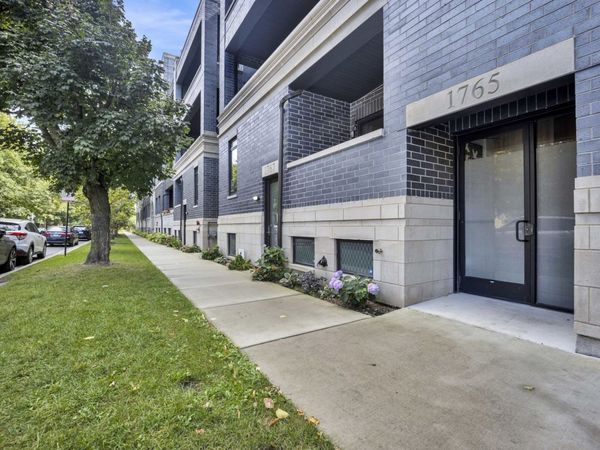 1767 W Rosehill Drive , Unit 203, Chicago, IL 60660