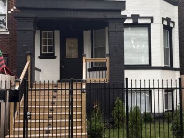 27 N Latrobe Avenue, Chicago, IL 60644