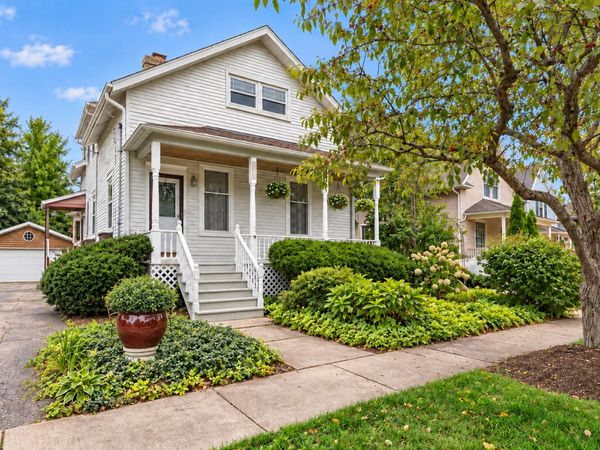 693 Cherry Avenue , Lake Forest, IL 60045