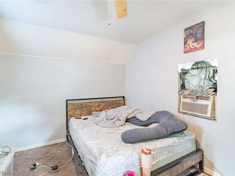 7602 Berry Avenue, Cleveland, OH 44102 Photo 12