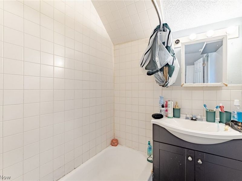 7602 Berry Avenue, Cleveland, OH 44102 Photo 16