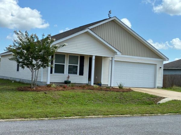 15 Lockwood Way, DeFuniak Springs, FL 32435