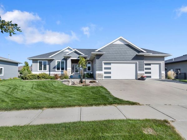 8900 E Basswood Ln, Sioux Falls, SD 57110