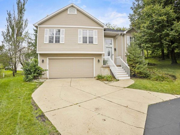 5157 RIDGE OAK Drive, Madison, WI 53704