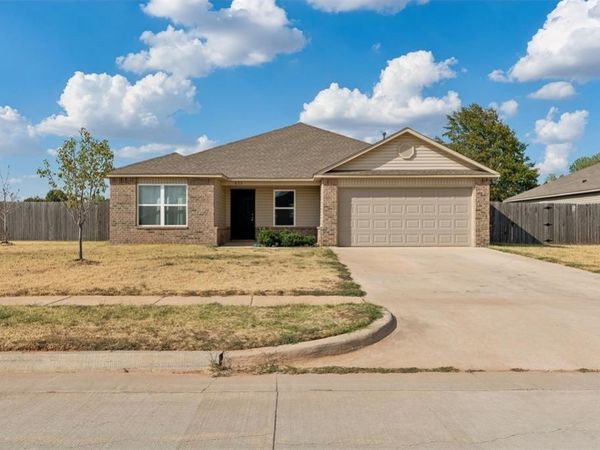 637 W Ava Drive, Mustang, OK 73064